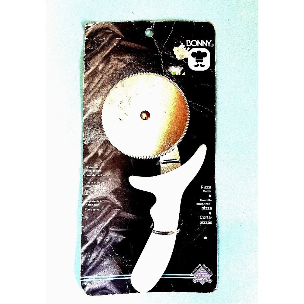 BONNY Pizza Cutter 4 in Stainless Steel Blade, Dishwasher Safe White Handle NIP